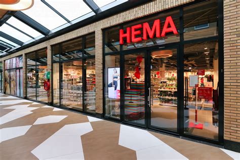 Overzicht van diverse HABA producten in een winkelomgeving