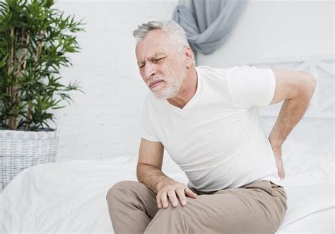 Infographic met veelvoorkomende oorzaken van postnatale rugpijn