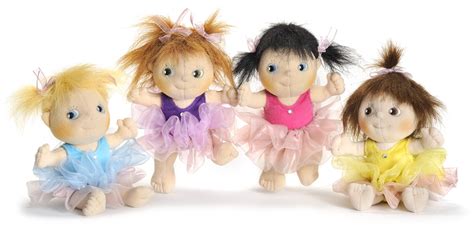 Een collectie van verschillende Rubens poppen.