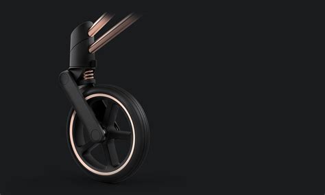 Close-up van de luxe afwerking van de Cybex Priam.