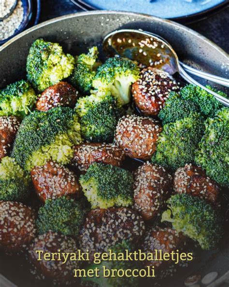 Gedemonteerde delen van een knuffel, klaar om genaaid te worden