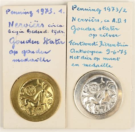 Collage van verschillende penningen en medailles uitgegeven ter gelegenheid van de geboorte van Prinses Beatrix in 1938.