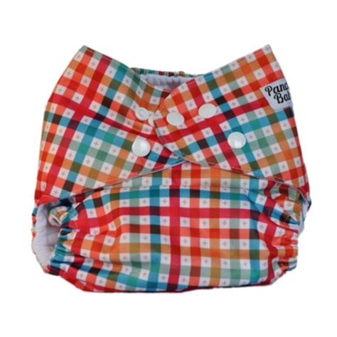 Detailfoto van de PandaBaby zwemluier die de drukknoopsluiting en fleece binnenvoering toont