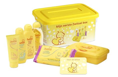 Een gedetailleerde weergave van de inhoud van de Zwitsal Startersbox, met focus op de individuele producten.