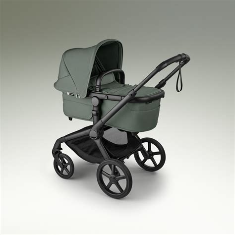 Bugaboo Fox 5 in een bosrijke omgeving