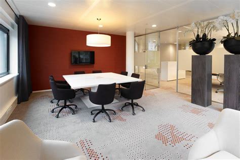 Interieur van een spreekkamer bij Tara Verloskundigen