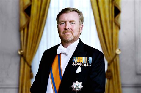 een overzicht van de winkelruimte van Koning Willem, gevuld met spellen, puzzels en merchandise