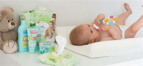 baby met een volle luier