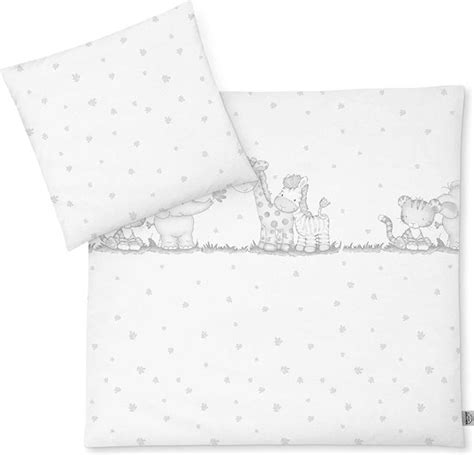 detail van een zacht katoenen dekbedovertrek voor baby's