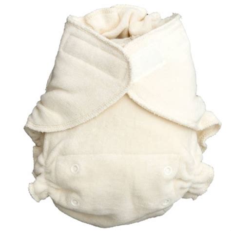 Illustratie van het aanleggen van een wasbare luier.