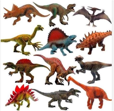 Een selectie van verschillende soorten dinosaurus speelgoed, variërend van kleine actiefiguren tot grotere, interactieve modellen.