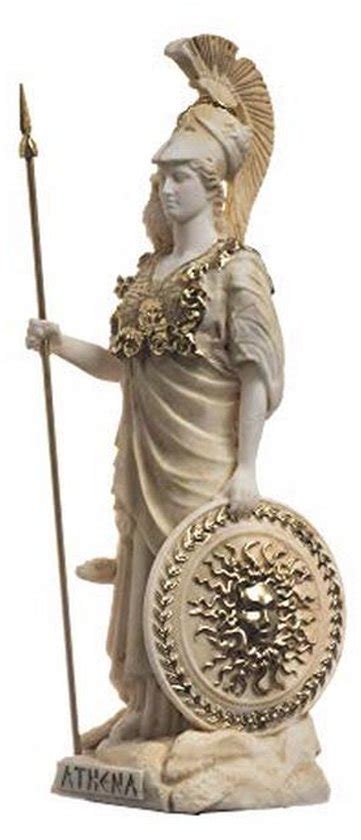 Standbeeld van Athena in wapenrusting, met schild en speer.