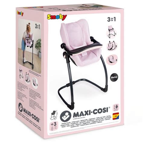 Infographic die de drie verschillende functies van de Smoby Maxi-Cosi poppenstoel illustreert: kinderstoel, autostoel en schommelstoel.