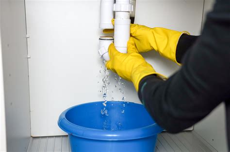 Infographic met stappen voor het ontstoppen van de koffietrechter van de Saeco-espressomachine