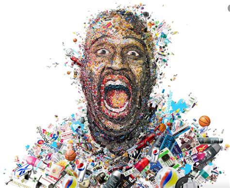 Een vrouw die zachtjes haar buik masseert, met een lichte focus op het littekengebied.